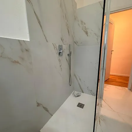 Casa Rosy Historic Centre * Como